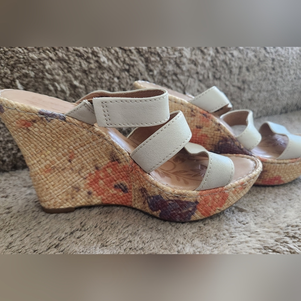 Born Cream and Multicolor Wedges